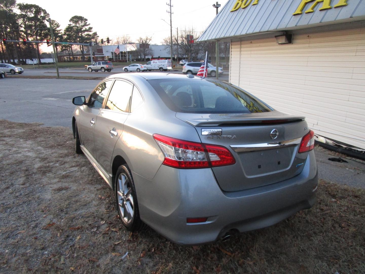 2013 Gray Nissan Sentra S 6MT (3N1AB7AP5DL) with an 2.0L L4 DOHC 16V engine, 6-Speed Autoamtic transmission, located at 2553 Airline Blvd, Portsmouth, VA, 23701, (757) 488-8331, 36.813889, -76.357597 - Photo#7